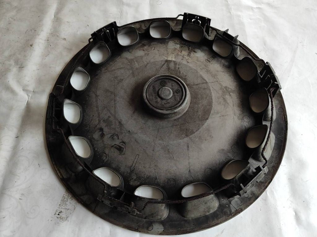 BMW 5 E39 1997 R15 wheel hub cap trim cover 36131093324 