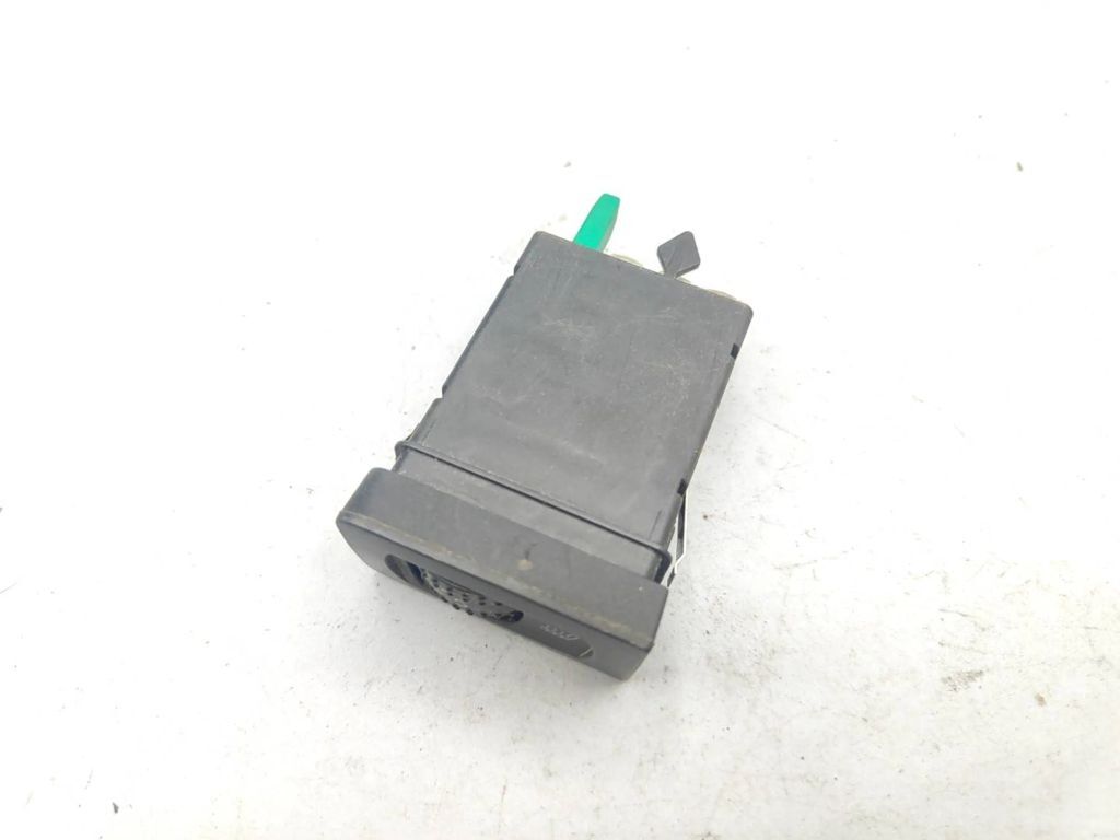 Volkswagen Golf IV MK4 1999 Seat heating switch 1J0963563B 