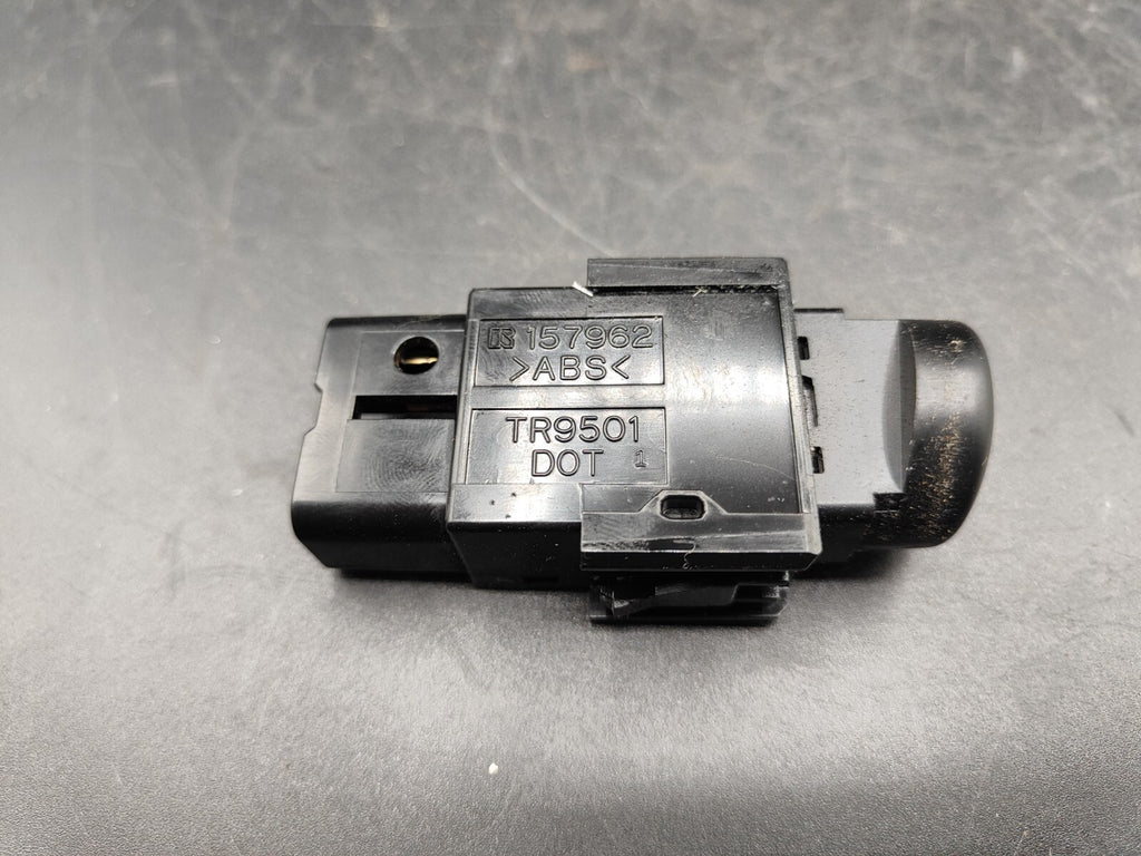 Pontiac Vibe 2004 LHD Hazzard Light Switch Button 157962