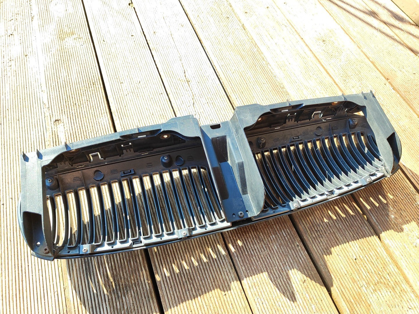 Jaguar X Type 2.5i 2005 Front Center Bonnet Hood Grill 1X435510AB