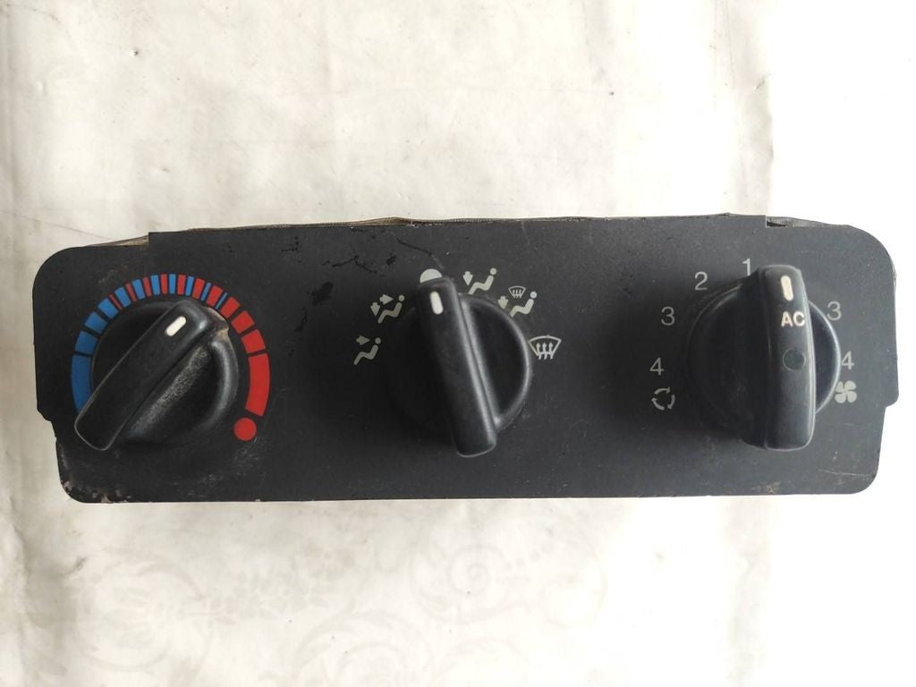 Ford Mondeo MK I 1994 Climate control unit module 93BW18D 