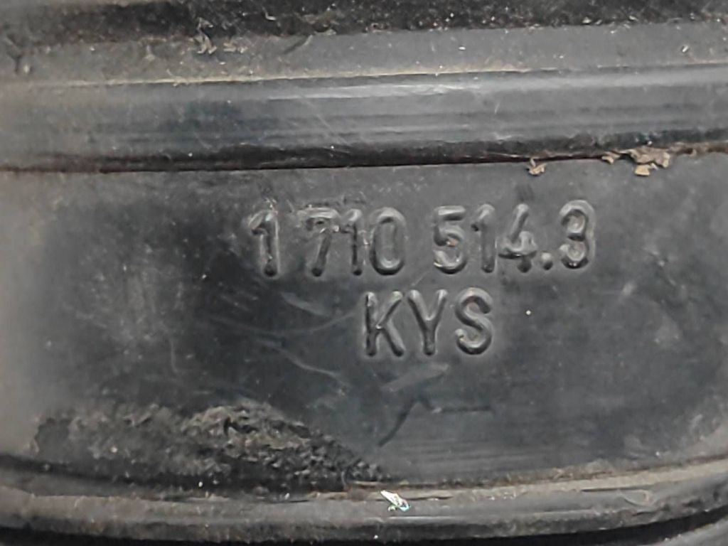 BMW 7 E32 1990 Petrol air intake hose pipe 17105143 