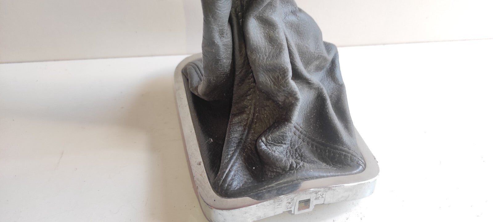 Peugeot 607 3.0i V6 2002 Manual Shift Knob Surround Leather Trim