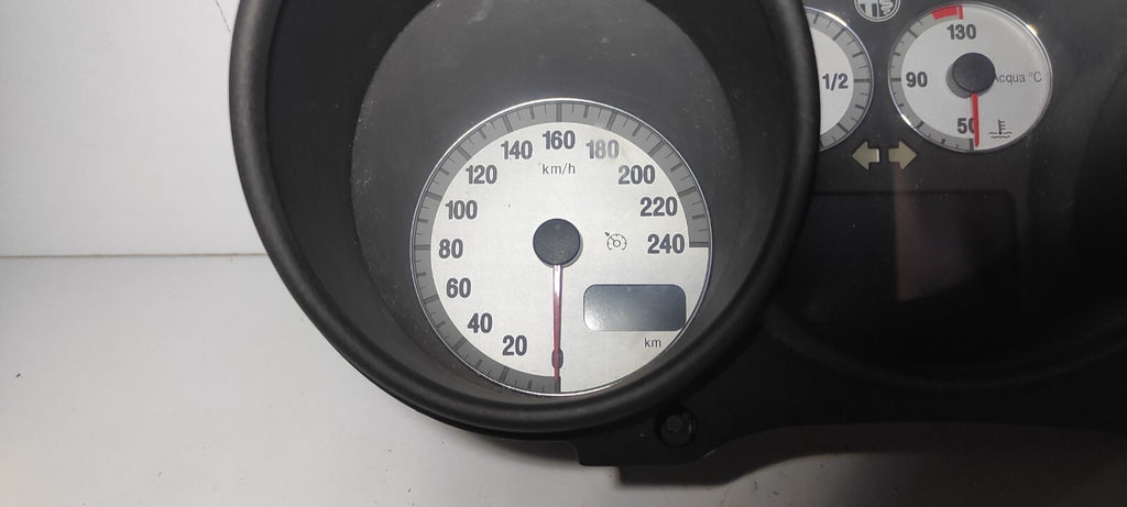 Alfa Romeo GT 1.9JTD 110kW 2004 LHD Speedometer 156050197 110080264011