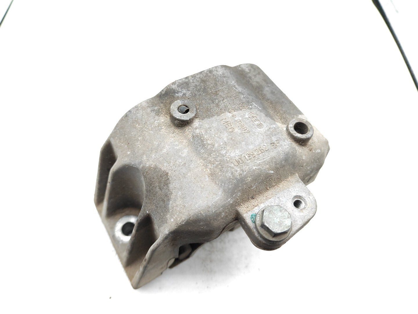 Volkswagen Golf Bora 1.9TDI 2000 Engine Right Mount Support 1J0199262