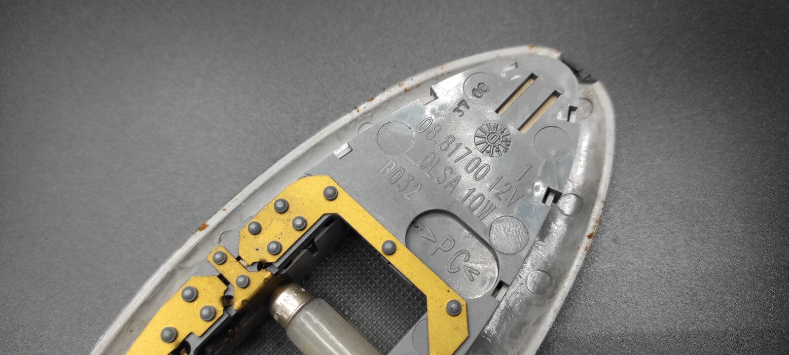 Alfa Romeo 147 / GT 1.9JTD 110kW 2005 Rear Interior Roof Reading Light 0881700