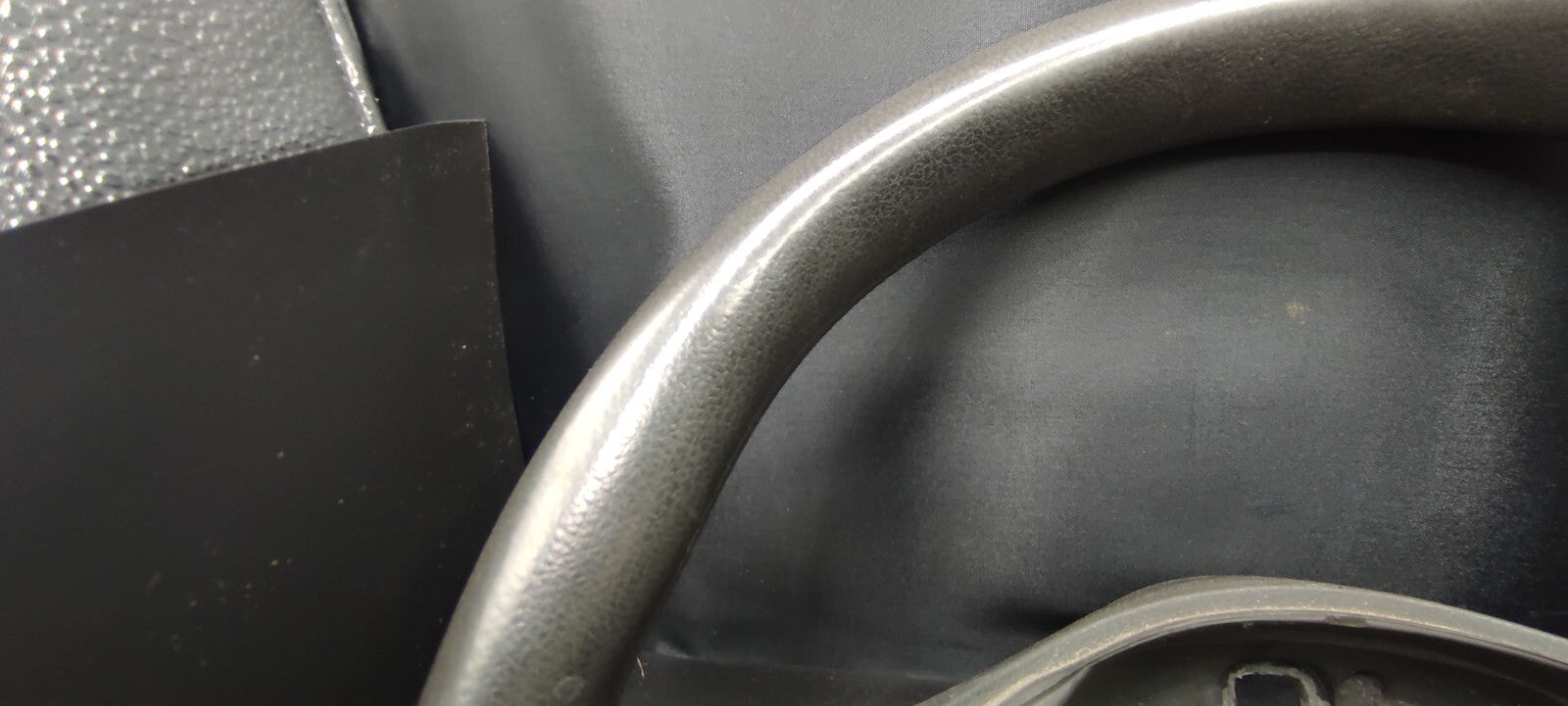 Alfa Romeo 147 1.6 TS 88kW Petrol 2006 Steering wheel