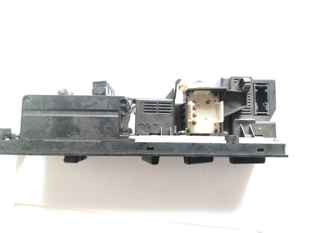 BMW 520 E34 1989 AC Climate control unit module 8351653 