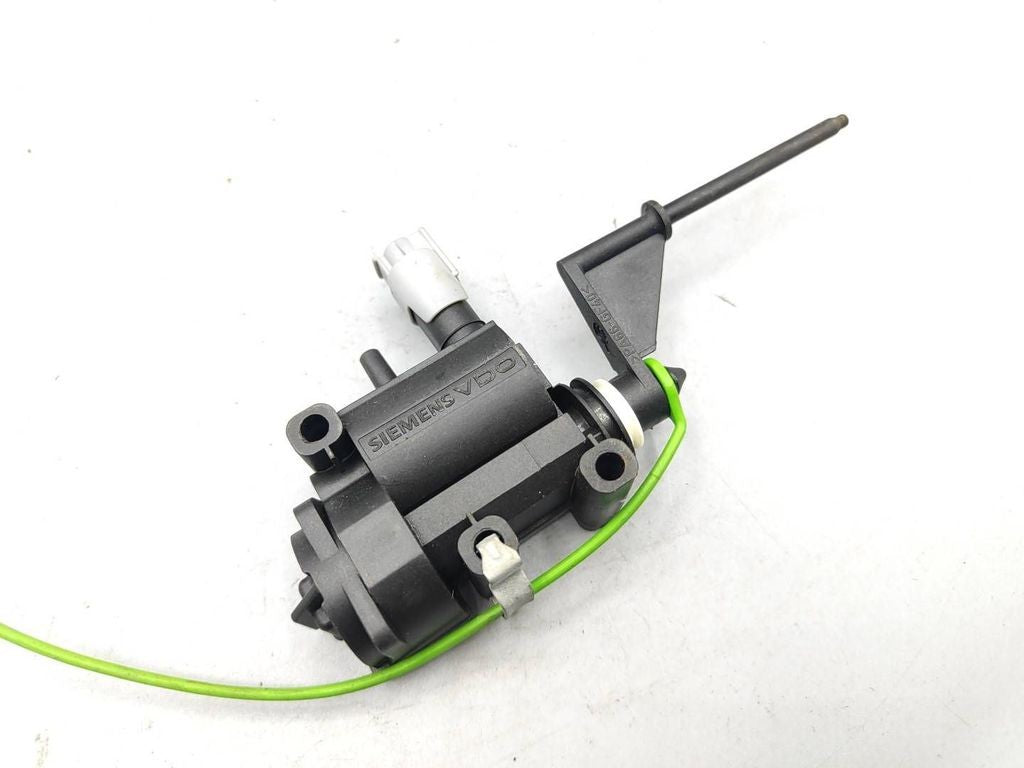 BMW 1 E81 E87 2007 Diesel Fuel tank cap lock 7198885 