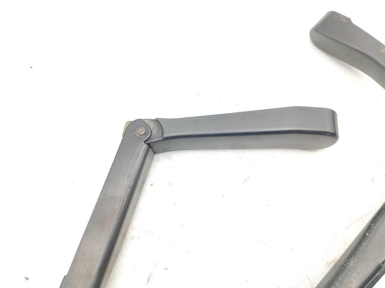 Alfa Romeo GT 2.0JTS 122kW 2005 LHD Windshield Wiper Blade Arm