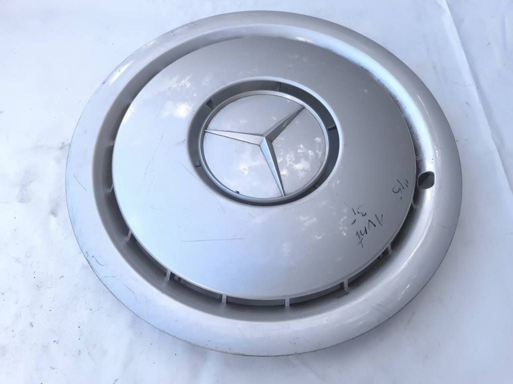 Mercedes-Benz E W124 1990 R15 wheel hub cap trim 1244010424 