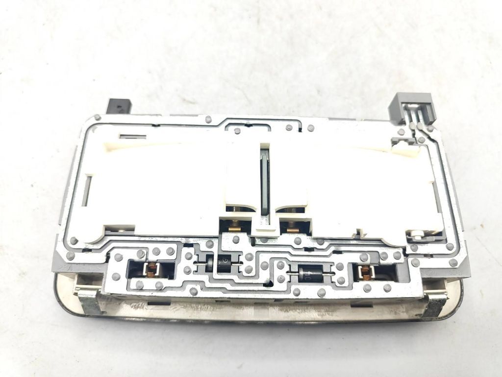 Alfa Romeo 147 1.9JTD 88kW 2007 front reading dome seat light 1560808850 