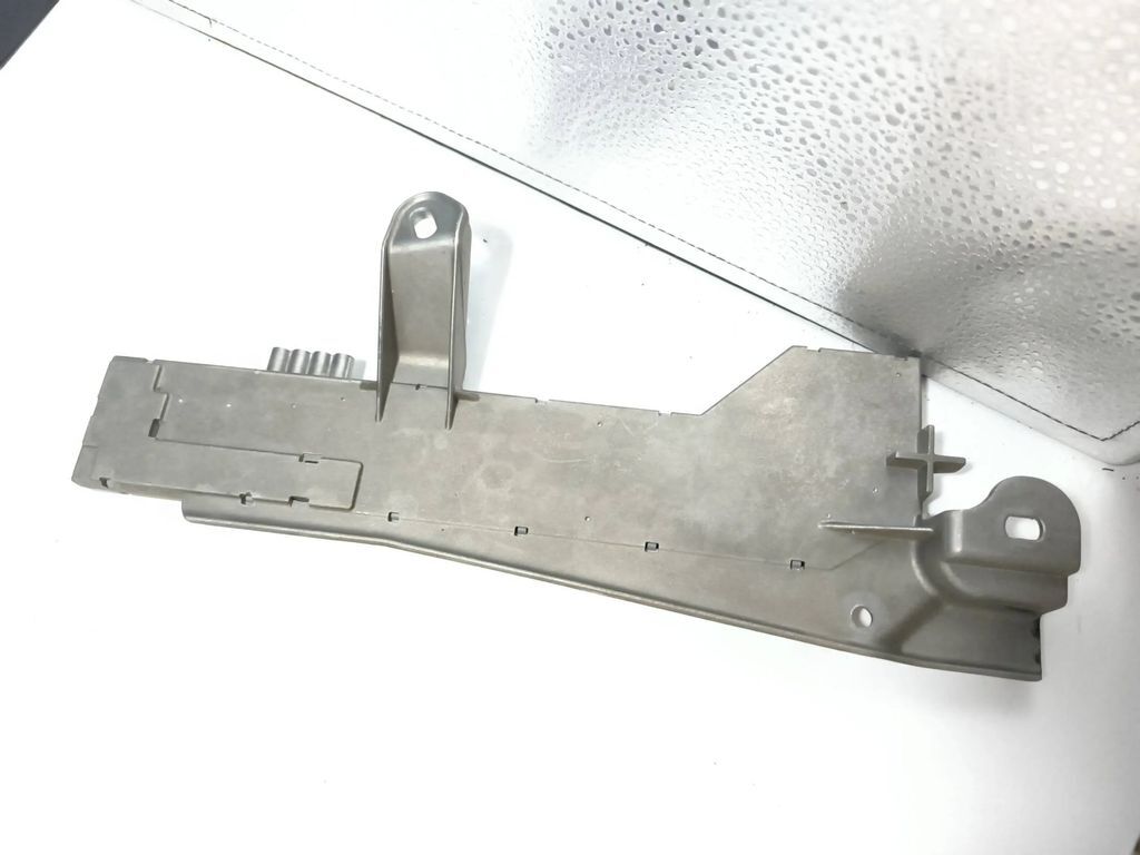 Mercedes-Benz E W211 2004 Radio Aerial antenna amplifier A2118204189 