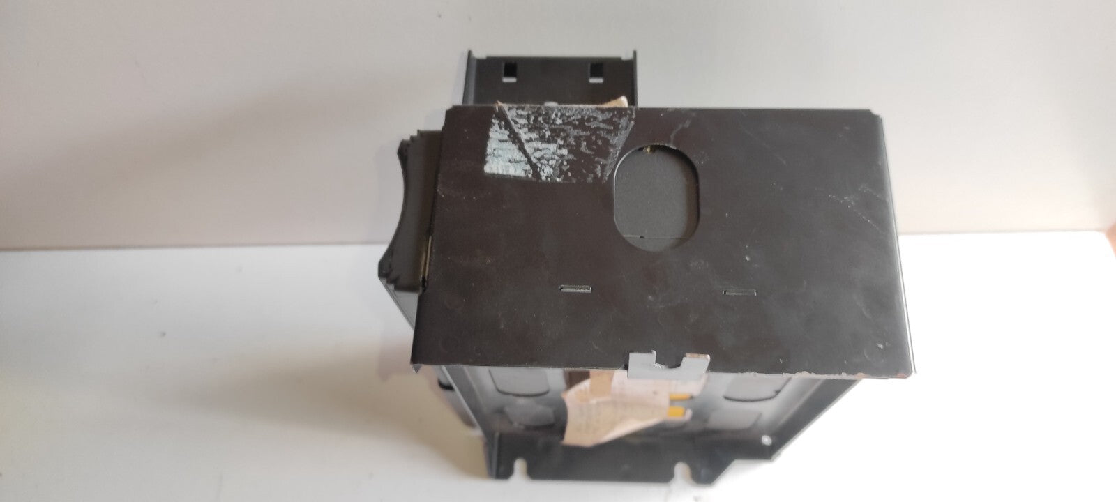 Peugeot 607 3.0i V6 2001 Rear Tailgate Trunk CLARION CD Changer 9636561780