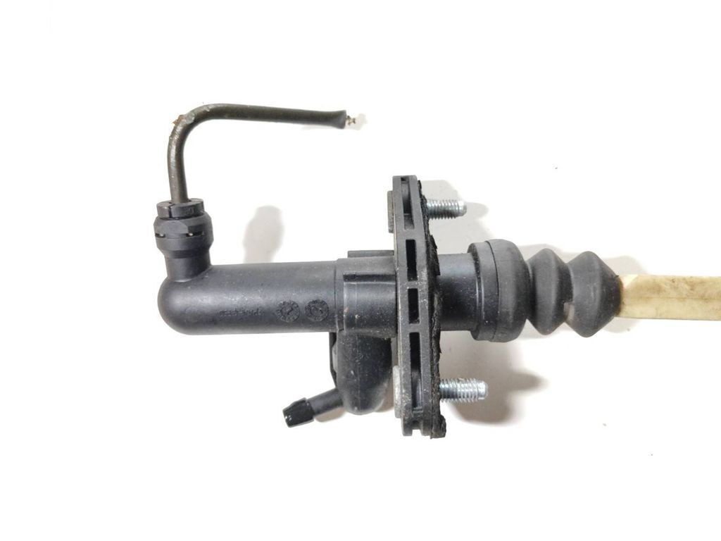 Volvo S60 2002 Clutch master cylinder 8636539 