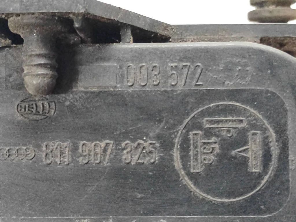 Audi A4 S4 B5 8D 1998 Cruise control unit module 811907325 