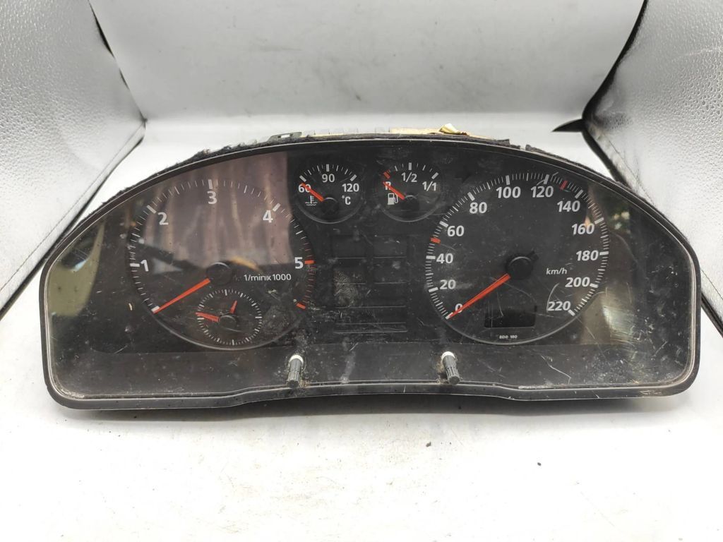 Audi A4 S4 B5 8D 1997 Diesel speedometer instrument cluster 8D0919034 