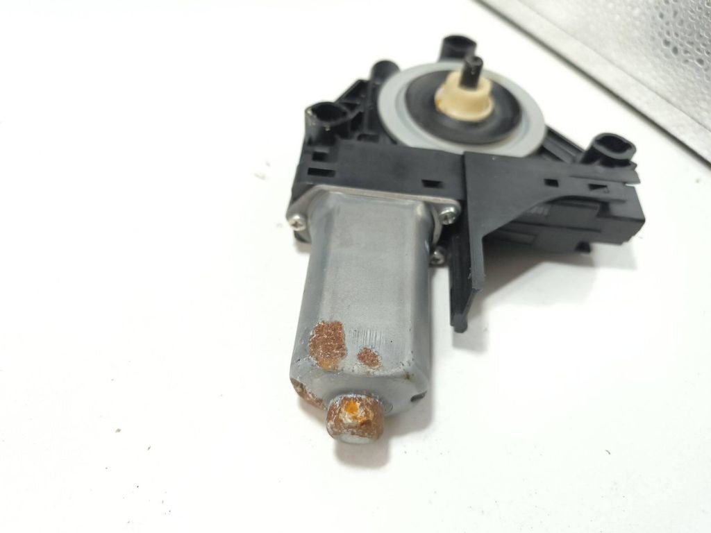 Volvo S60 front window regulator motor 966269102 