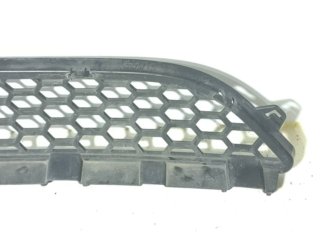 Volvo S60 2012 Front bumper lower grill 30795021 