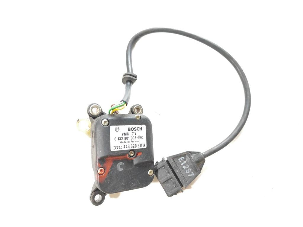 Audi A6 S6 C4 4A 1994 Air heater flap actuator motor 443820511A 