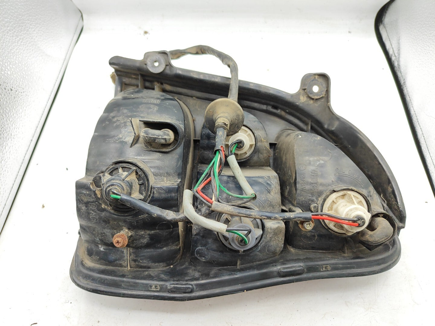 Kia Carnival 1999 LHD Rear Left Side Taillight Lamp Light 0K55251140