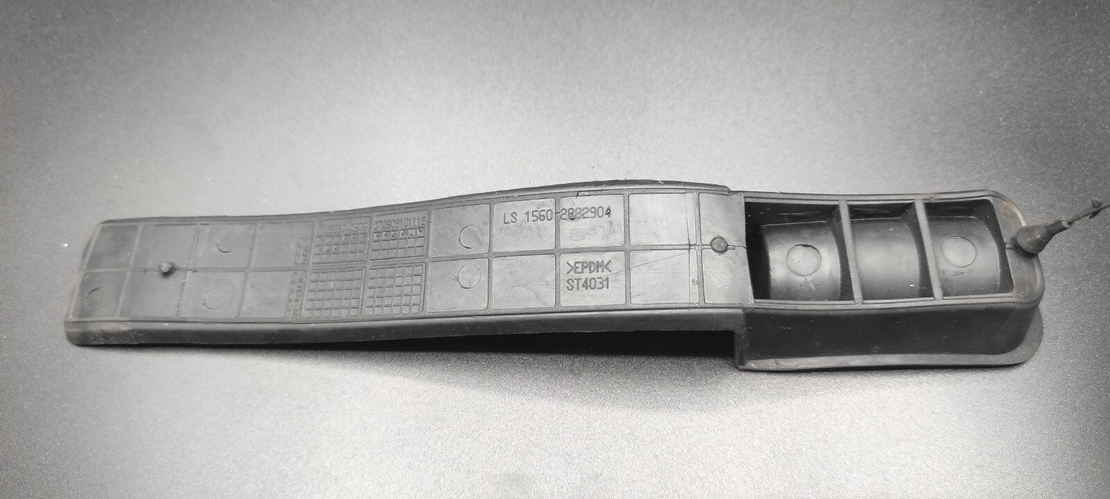 Alfa Romeo 156 2004 Center Console Middle Rubber Insert Mat 15602882904