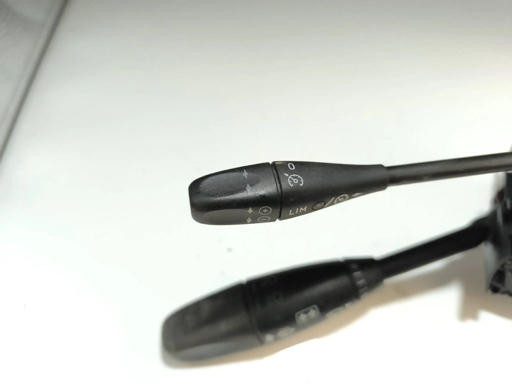 Mercedes-Benz CLS C219 2007 Turn signal indicator stalk A1715400144 