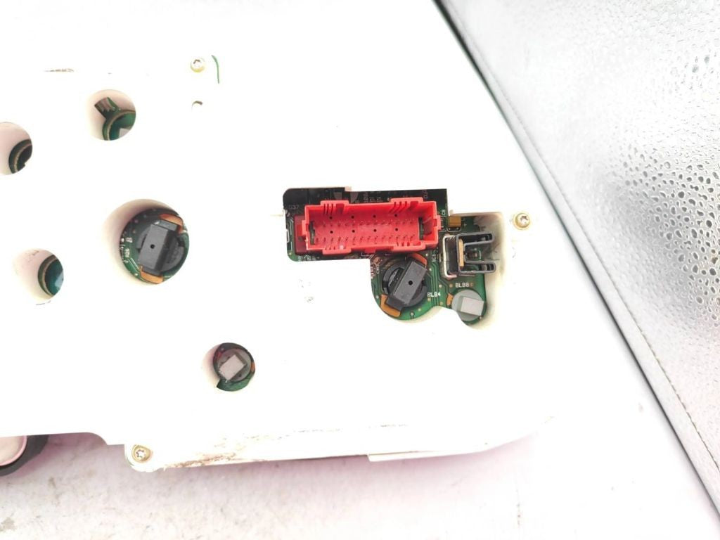 95VW10849YK Volkswagen Sharan 1998 TDI speedometer instrument cluster 