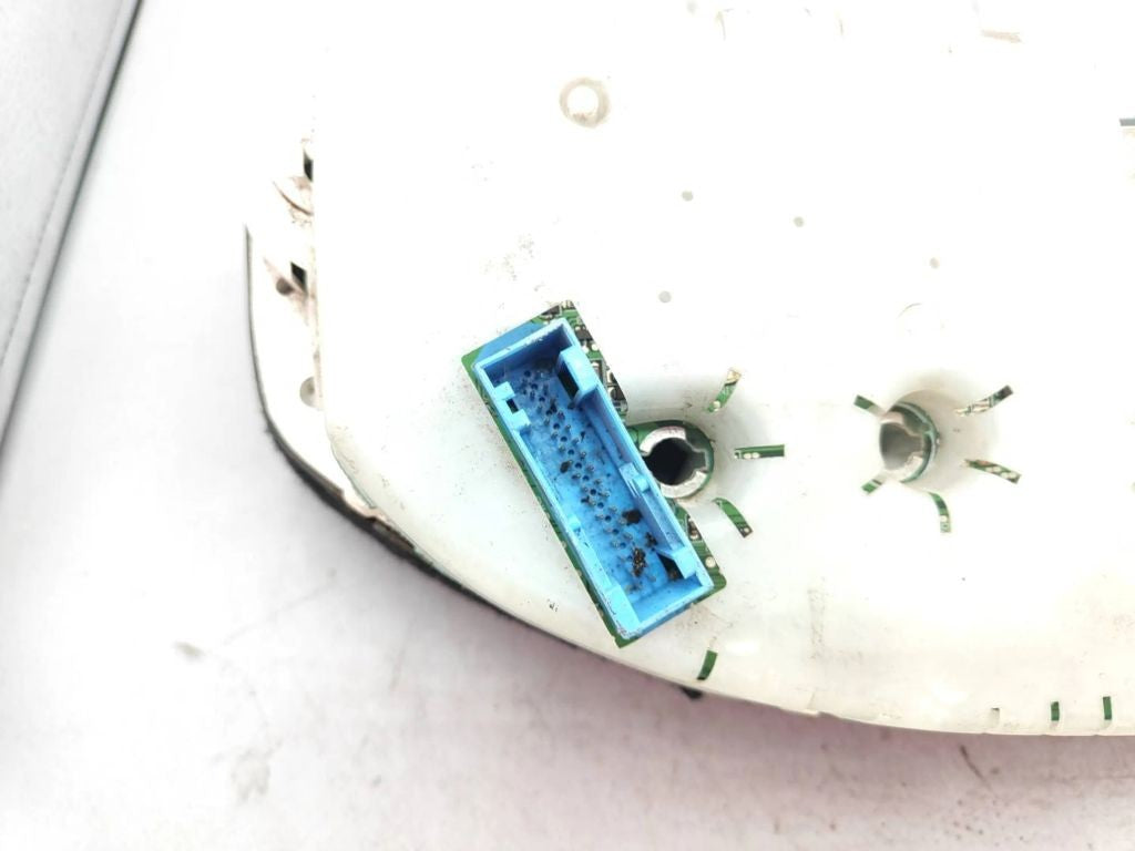 8D0919860E Audi A4 S4 B5 8D 1997 Diesel speedometer instrument cluster 