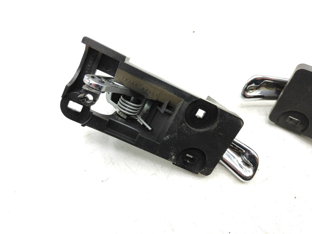 Alfa Romeo GT 2005 Front Door Opening Inner Handle 46736147 46736145