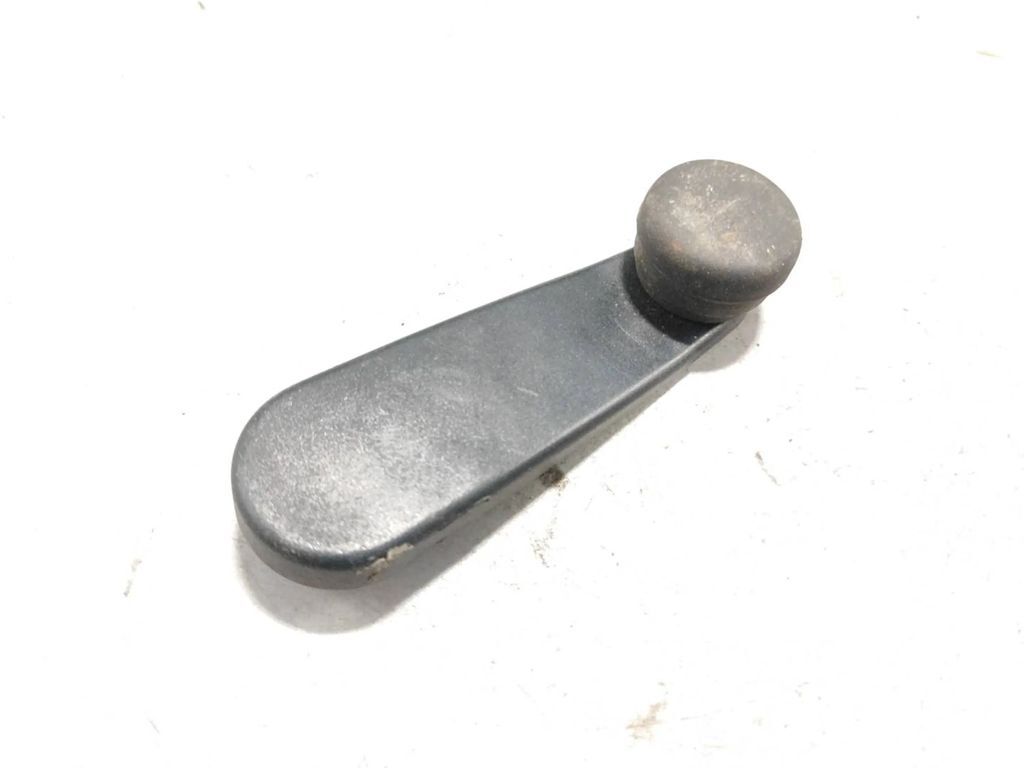 Alfa Romeo 155 1.8TS 103kW 1994 Rear door window winding handle 