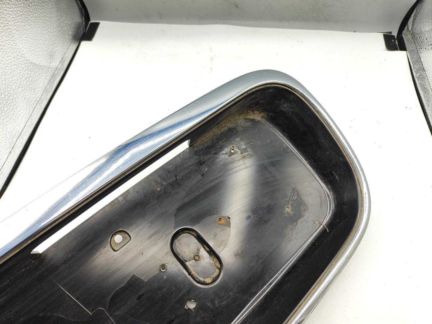 Rover 400 420 418 1996 Rear Number Plate Holder Trim Bar DRC100780