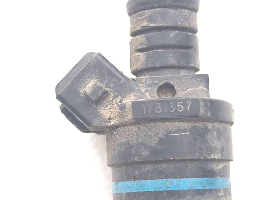 BMW 3 318i E36 1992 Petrol fuel injector 1731357 