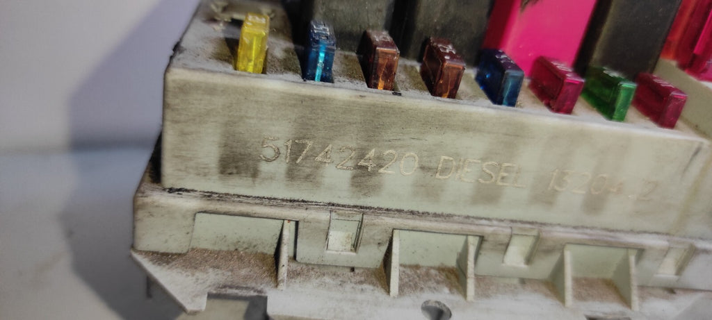 Alfa Romeo 147 1.9JTD 85kW 2003 Diesel Fuse Box Module Unit 51742420