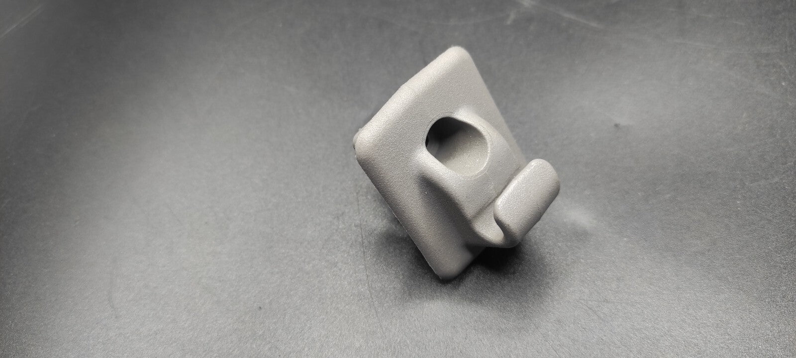 Peugeot 607 3.0i V6 2002 Front Sun Visor Cover Bracket Mount Holder