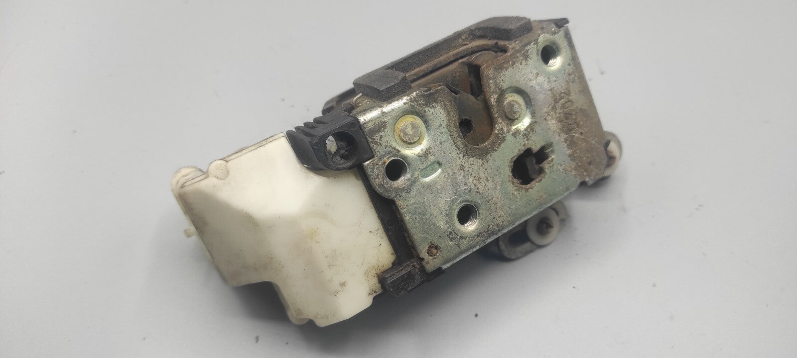 Alfa Romeo GT 1.9JTD 110kW Diesel 2006 LHD Front Right Door Lock B792