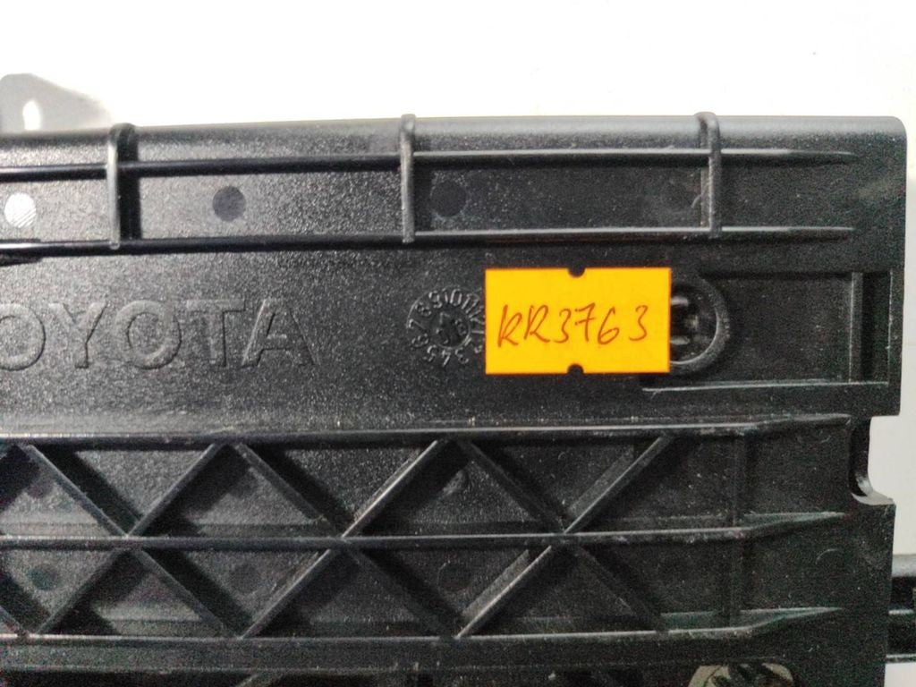 Toyota Avensis T250 2008 front panel cup holder 