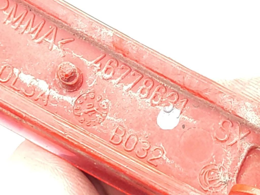 Alfa Romeo 147 1.9JTD 88kW 8V FL 2007 rear bumper light reflector 46776234 