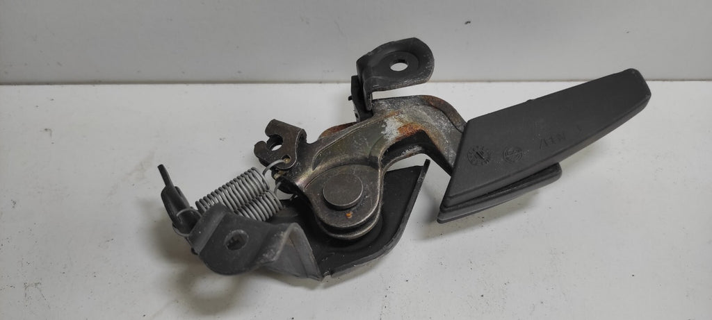 Alfa Romeo 156 2.4JTD 2004 LHD Trunk/ Boot/ Fuel Cap Release Handle