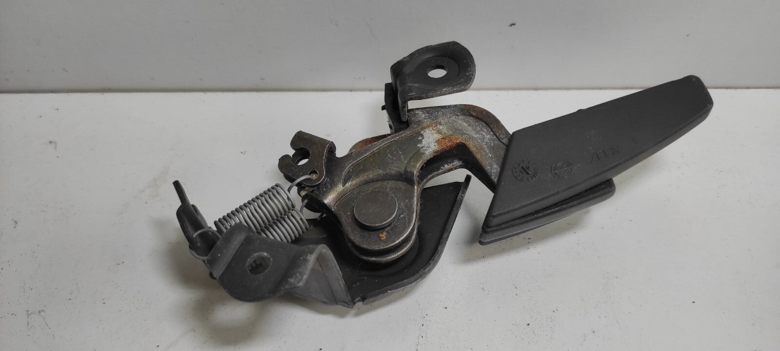 Alfa Romeo 156 2.4JTD 2004 LHD Trunk/ Boot/ Fuel Cap Release Handle