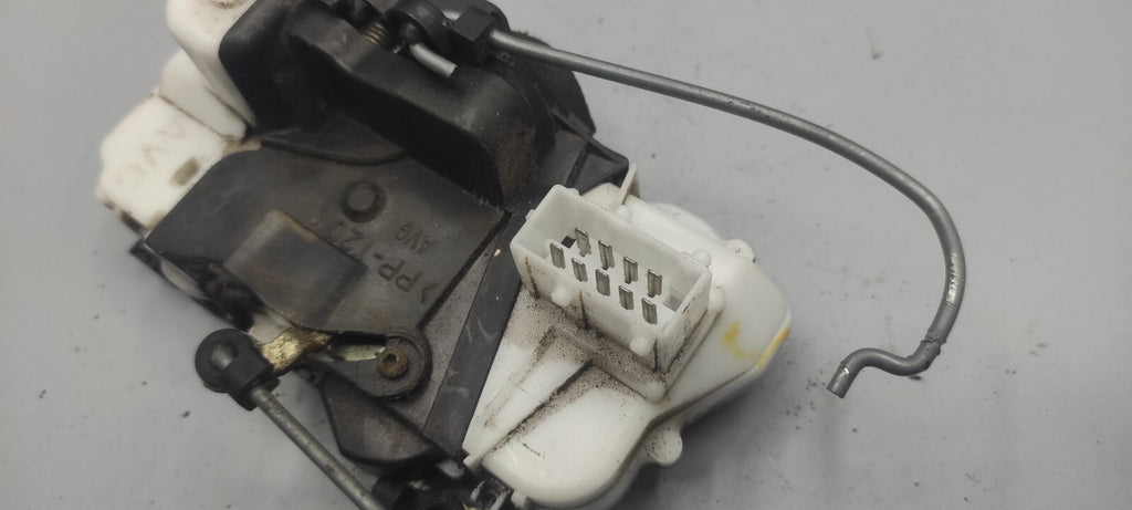 Peugeot 607 3.0i V6 Petrol 2002 LHD Front Left Door Lock