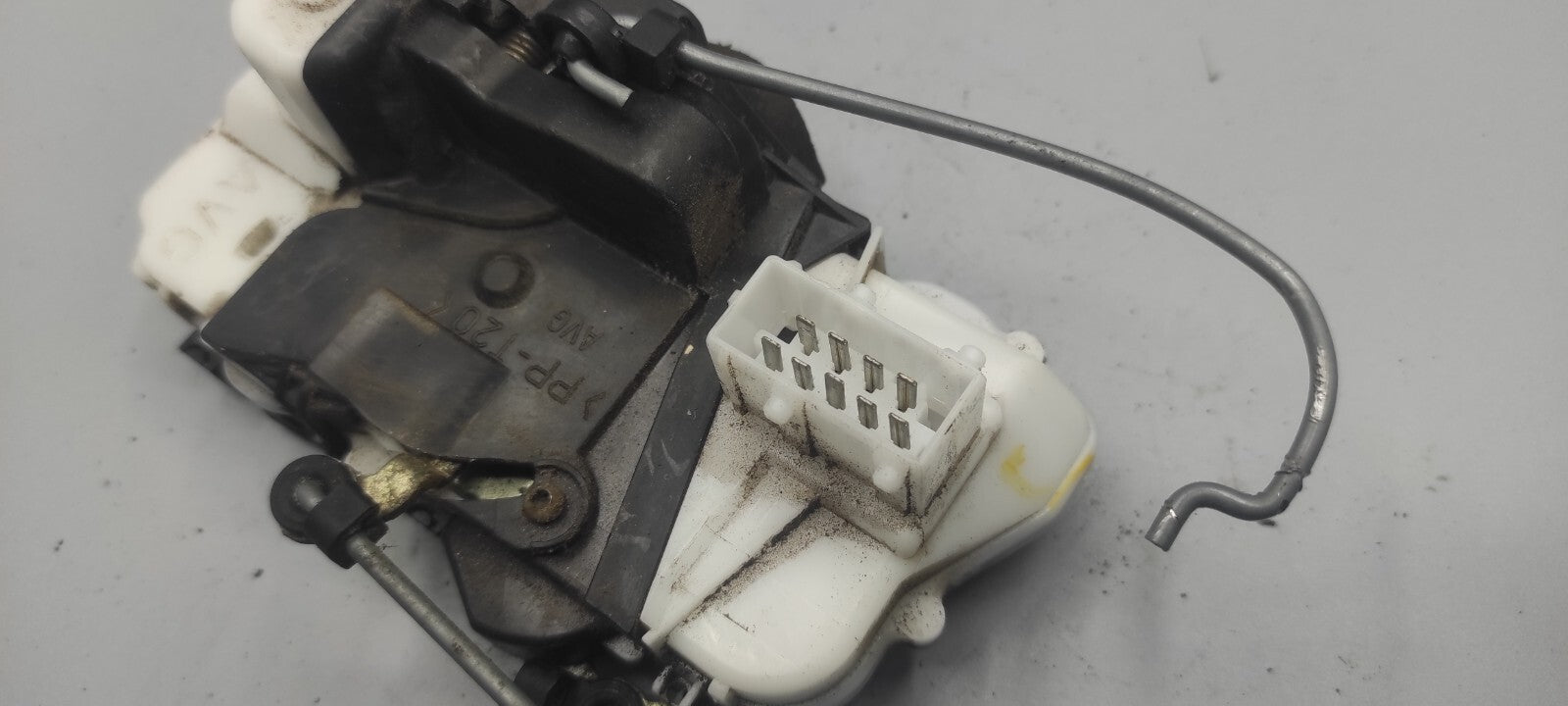 Peugeot 607 3.0i V6 Petrol 2002 LHD Front Left Door Lock