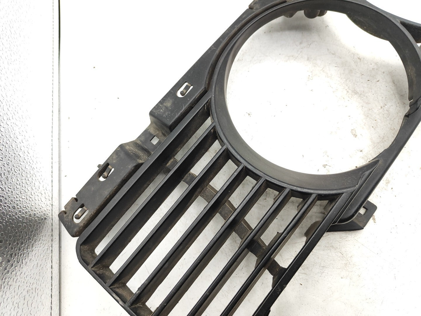BMW 5 Series E34 Petrol 1988 Front Right Side Headlight Grill 843175