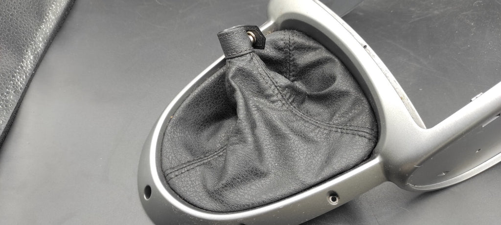 Alfa Romeo GT 1.9JTD 2005 Gear Selector Shifter Surround Trim Leather LS375401