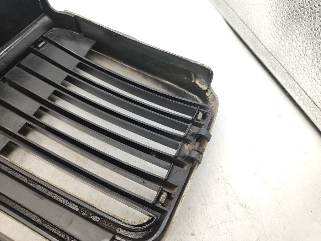 BMW 3 Series E30 1989 Front Center Bumper Kidney Grill 1884350