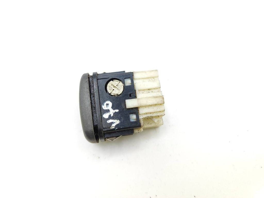 Volvo S70  V70  V70 XC 1997 Seat heating switch 9162939 