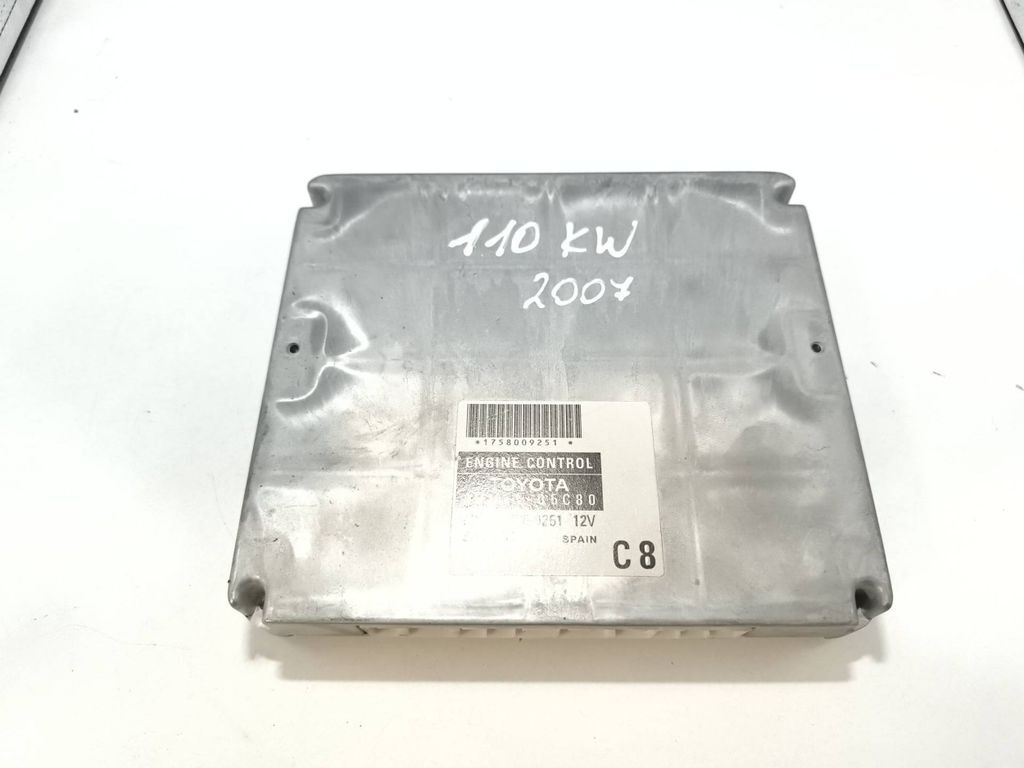 Toyota Avensis T250 2.2 2003 Engine control unit module ECU 8966105C80 