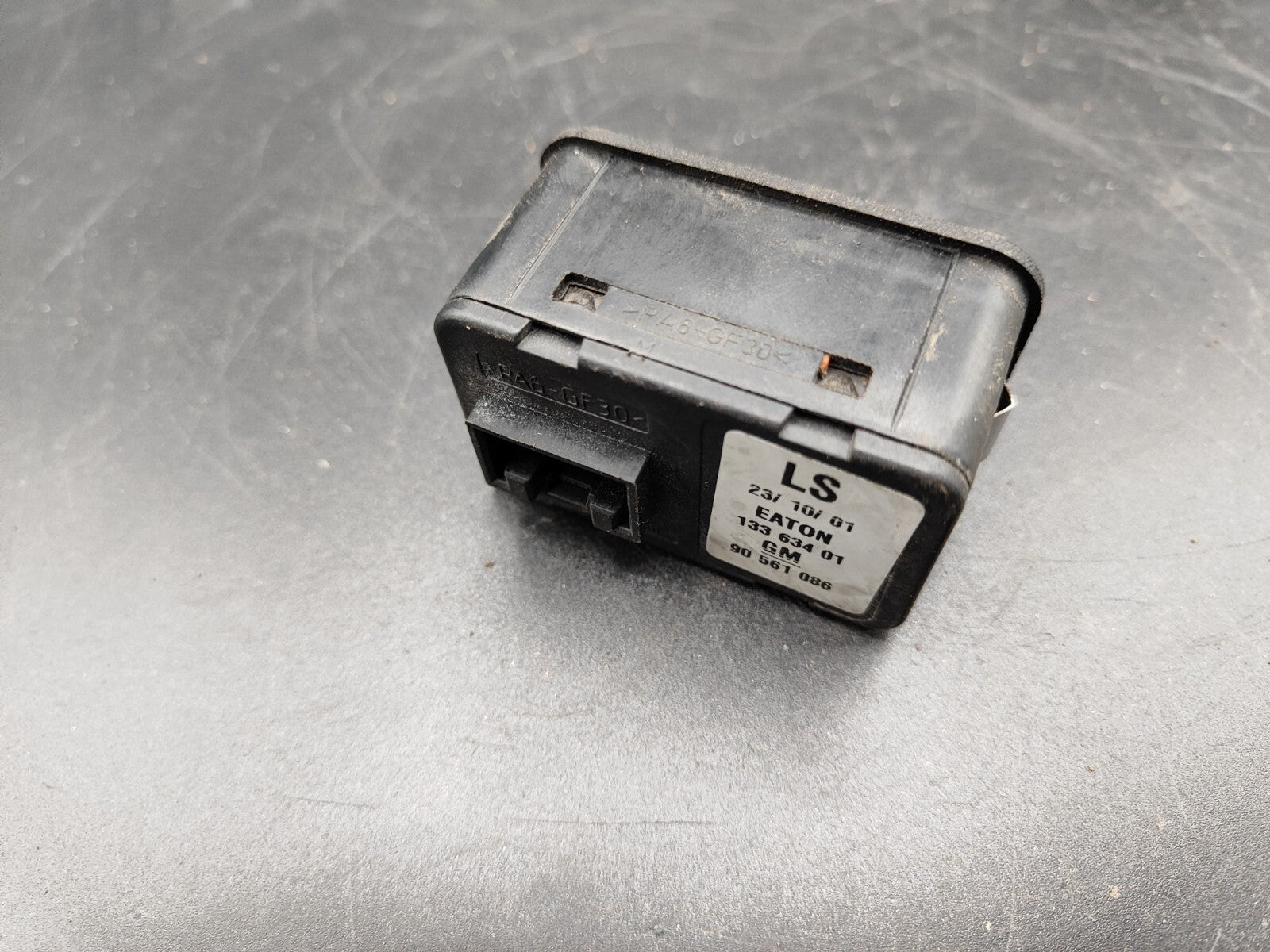 Opel Astra G 2000 Front Left Side Electric Window Switch 90561086