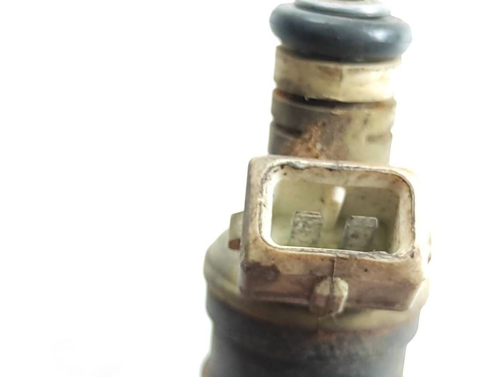 BMW 5 Series E34 1993 Petrol fuel supply injector 0280150716  