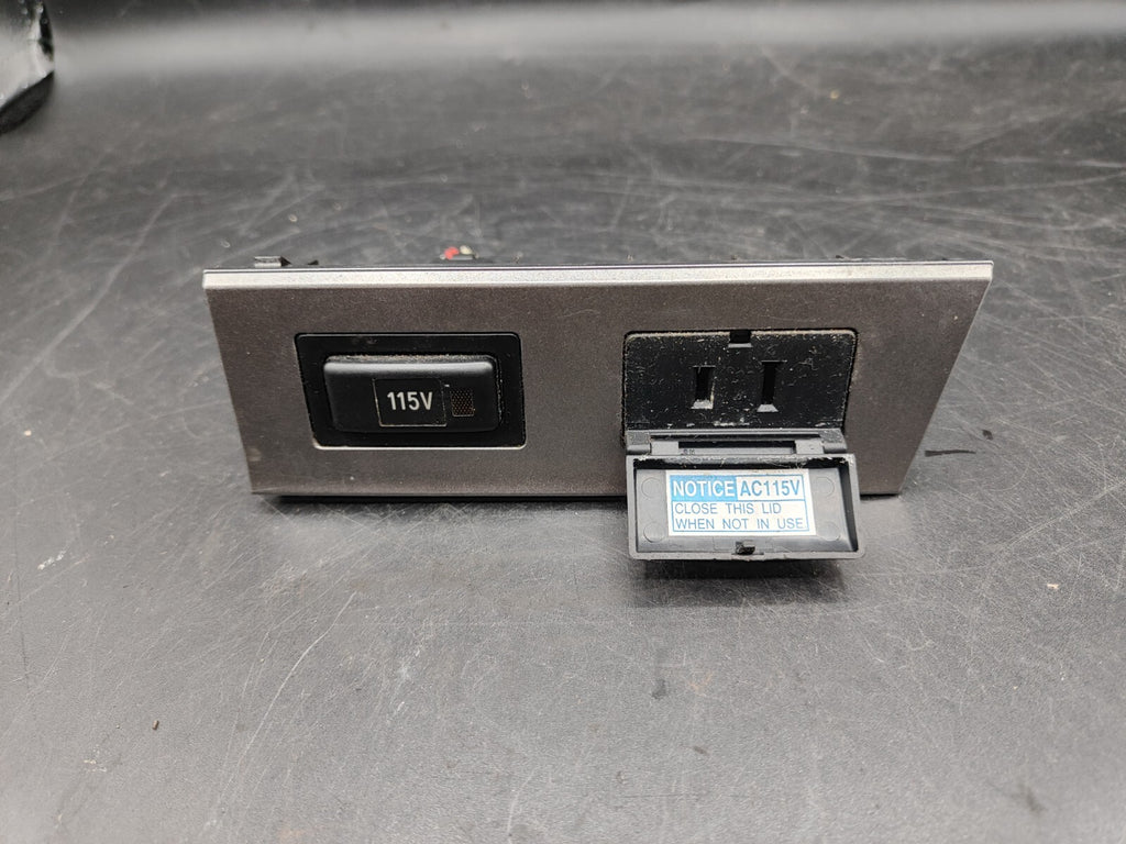 Pontiac Vibe 2004 LHD Power Inverter Switch Button Socket 157998